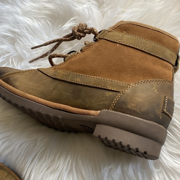 ❄️UGG Greda Shearling waterproof women’s boot 6 brown - Picture 8 of 16